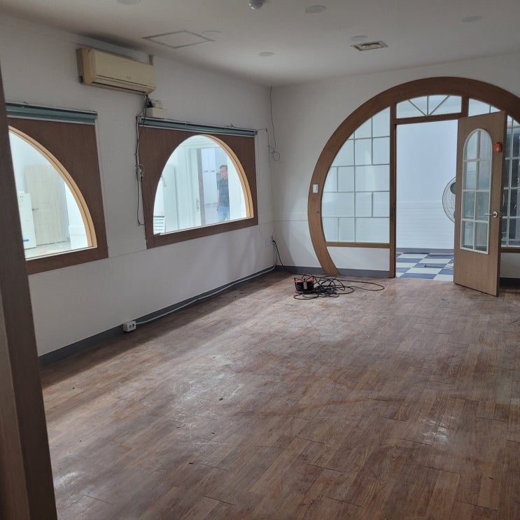 강남구 사무실 입주청소 바닥 복원과 왁스 마감까지 진행한 현장 현장 사진